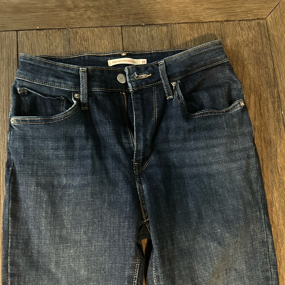 Levi’s 725 High Rise Bootcut Jeans Size 27 Medium Blue Wash NWOT